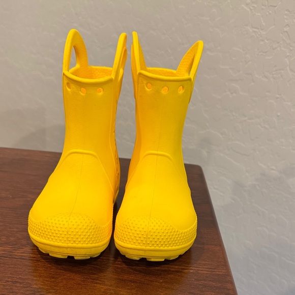 CROCS Toddler Bright Yellow Rain Boots - Picture 5 of 6